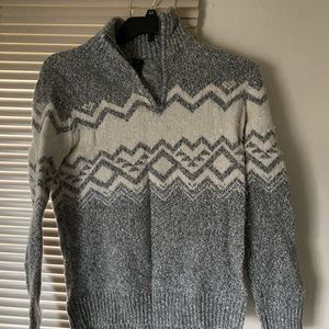 American eagle small sweater